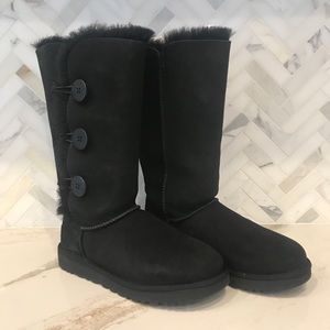 UGG Bailey Button Triplet II Shearling Boot, 8 US